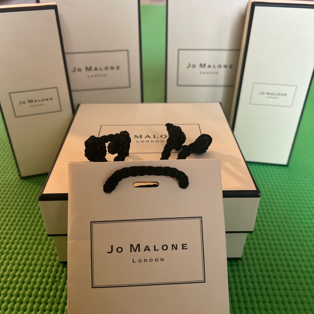 Jo Malone Black and Cream Men's Accessory